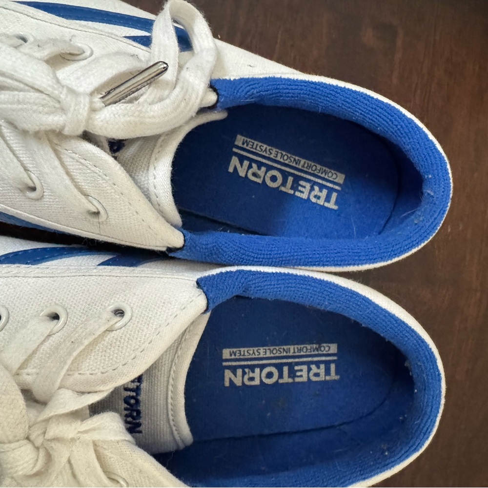 Tretorn White and Blue Sneakers Minimalist Low-Top Design - Picture 2 of 4